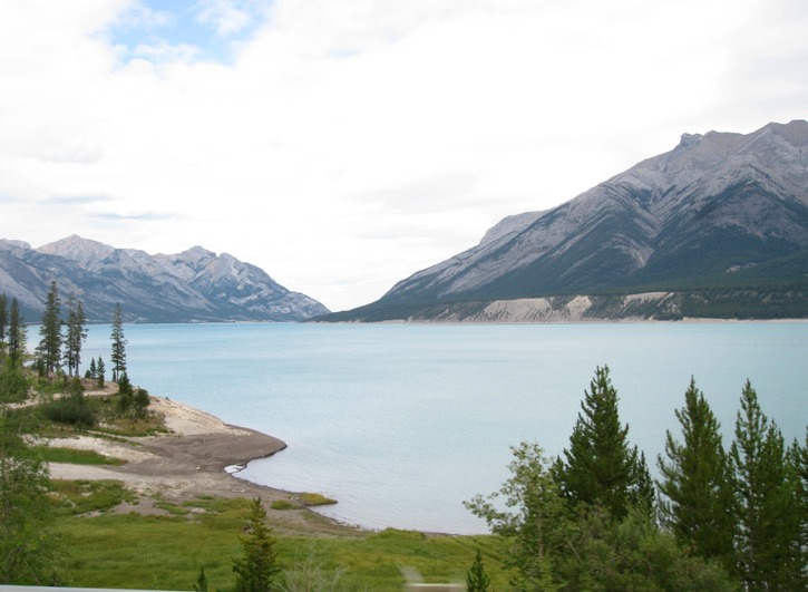 Abraham lake1