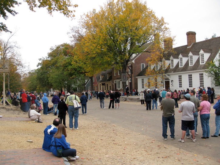 Colinial Williamsburg - crowd watching speech